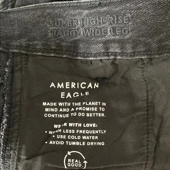 Black Wide-Leg Cargo Jeans - Picture 7 of 9